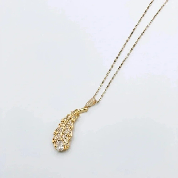 DAINTY Leaf Necklace |Cubic Zirconia Necklace | - Picture 1 of 5